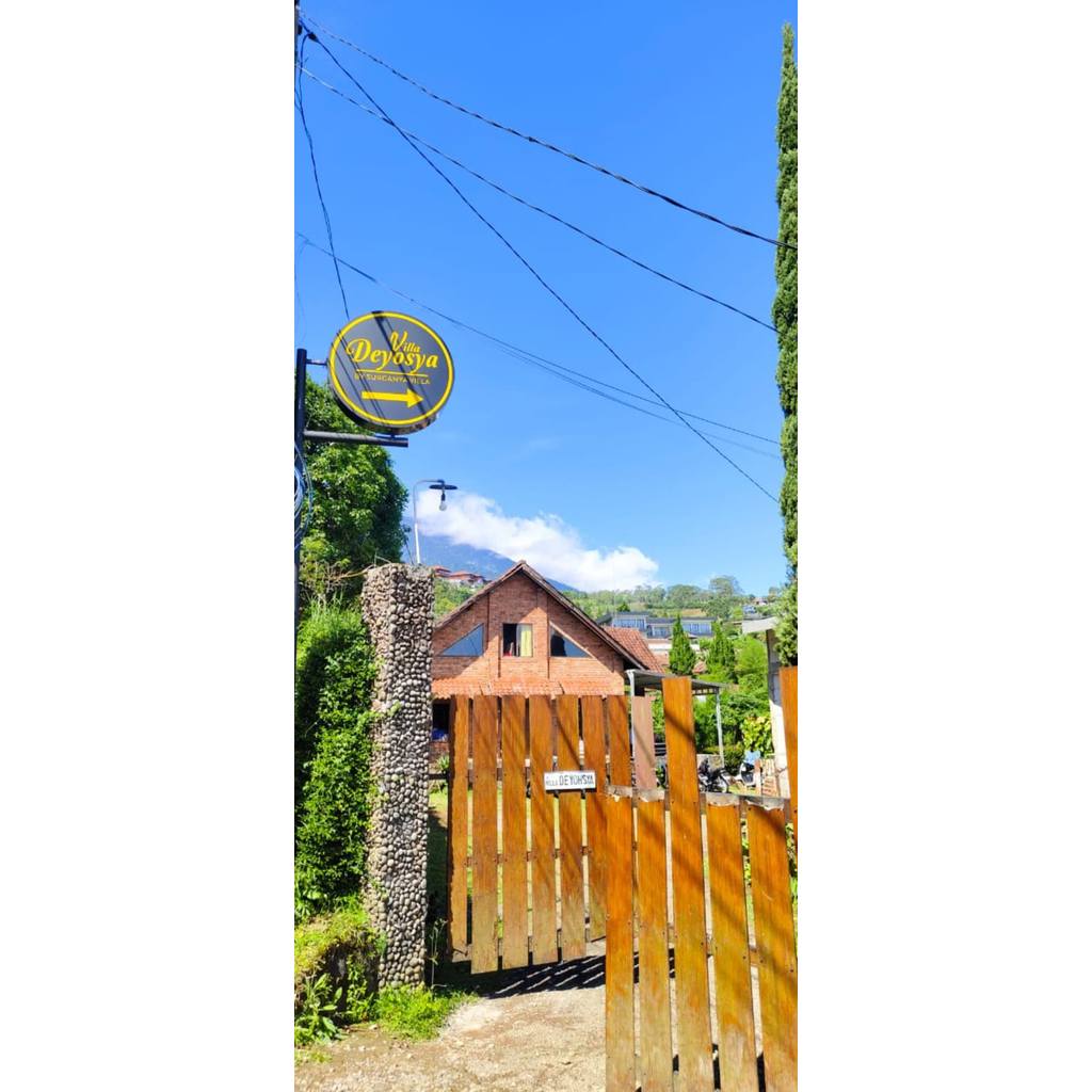 Sewa villa murah/Sewa villa puncak bogor/top view/Villa Deyosya