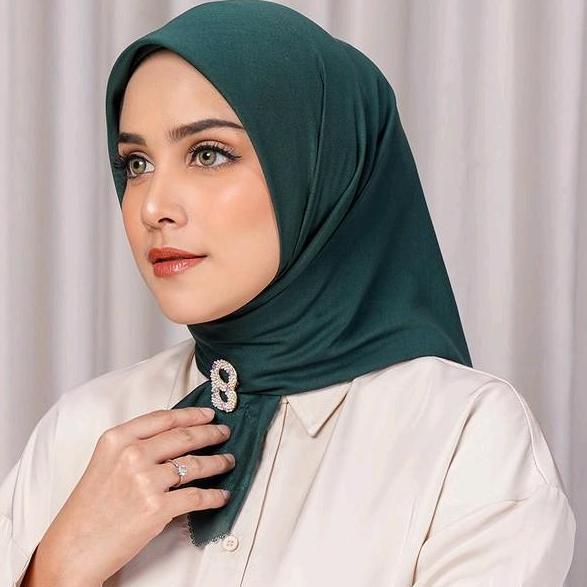 Terpopuler- Hijab Buttonscarves Voal Polos Pin Logo Bs