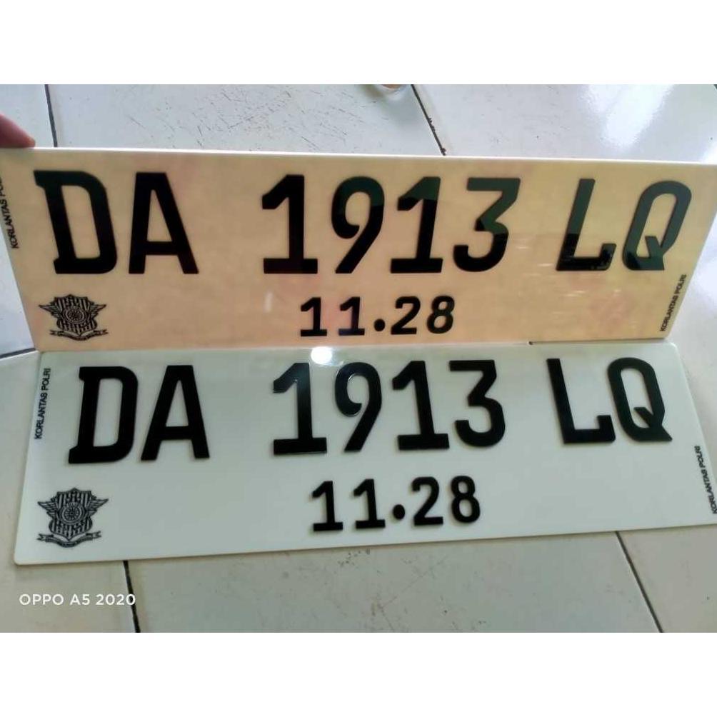 Plat Mobil Variasi Akrilik Putih-Hitam / Plat Mobil Font Baru