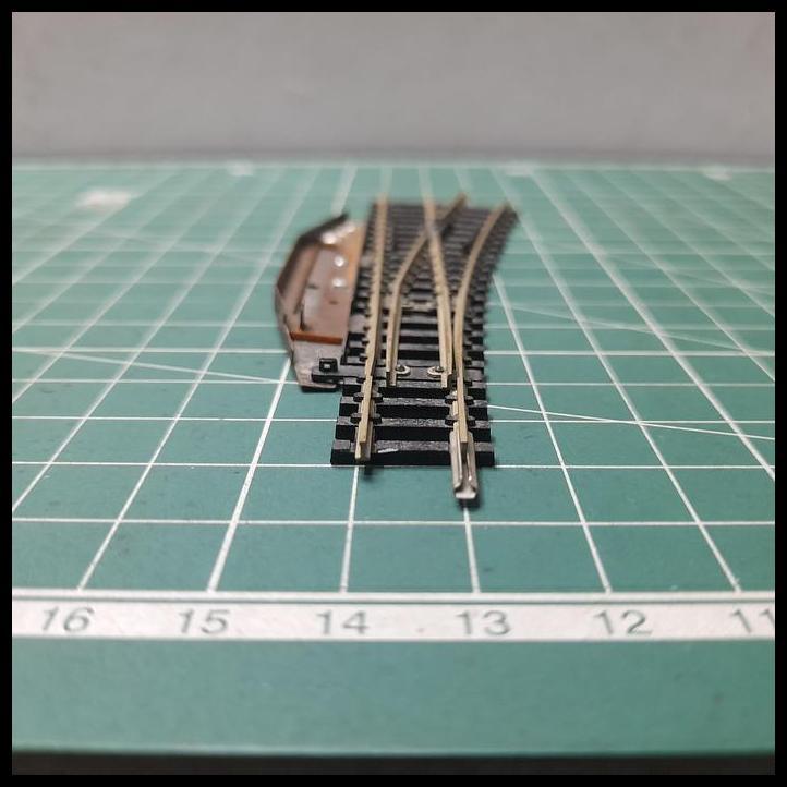 TERBARU TRIX N GAUGE - WESEL MANUAL KANAN (4965) TR23 