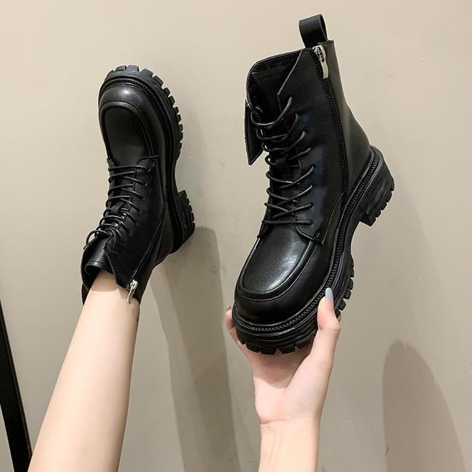 Premium Pinkey P222 Sepatu Sneakers Boots Martin Wanita Sneakers Shoes Hitam Putih