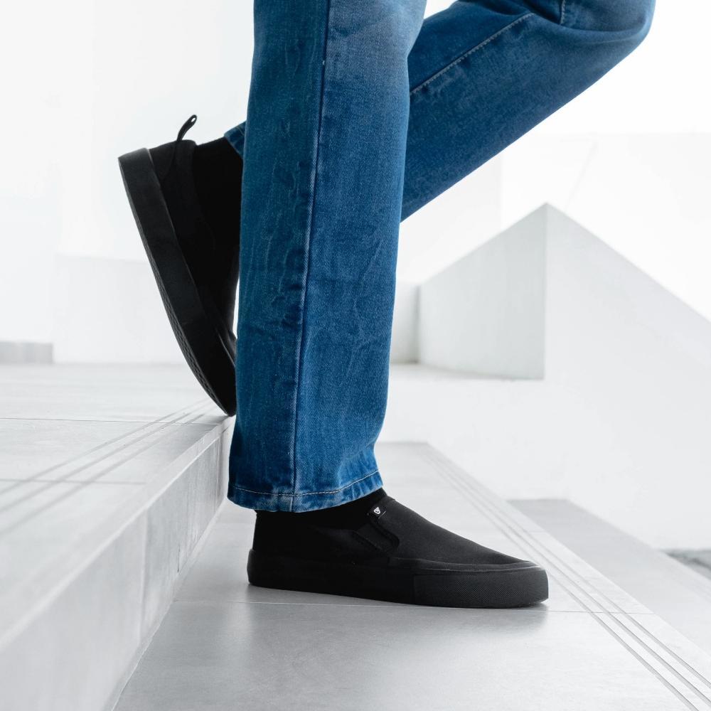 NEW Gozeal | Sepatu Slipon Nobu Full Black Kanvas Vulkanisir