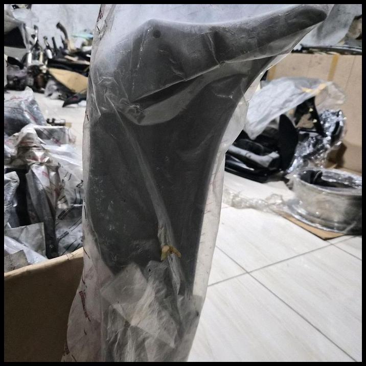 TERBARU PZ044-0D557 AERO MUDGUARD PELINDUNG LUMPUR BELAKANG YARIS KANAN 