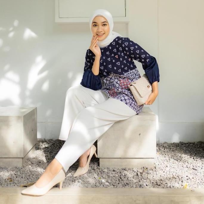 Greesa Blouse - batik kerja wanita atasan blouse batik seragam batik modern batik hijab batik premiu
