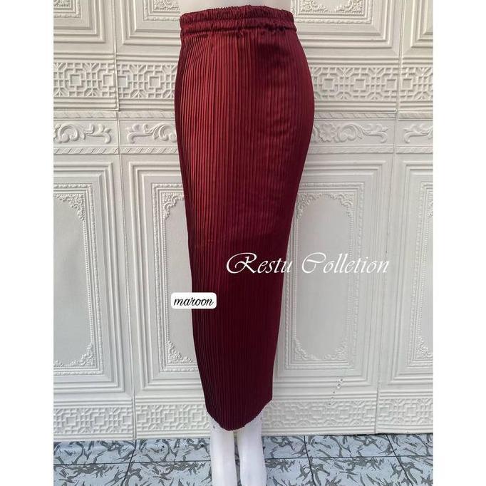 DY132 - Rok Plisket Polos Instan Bahan Semi Silk Sutra Premium Bawahan Kebaya Wisuda Warna Hitam Mot