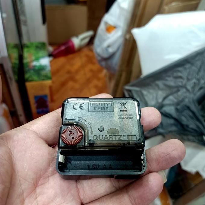 mesin jam dinding diamond Quartz dan sweep super silent