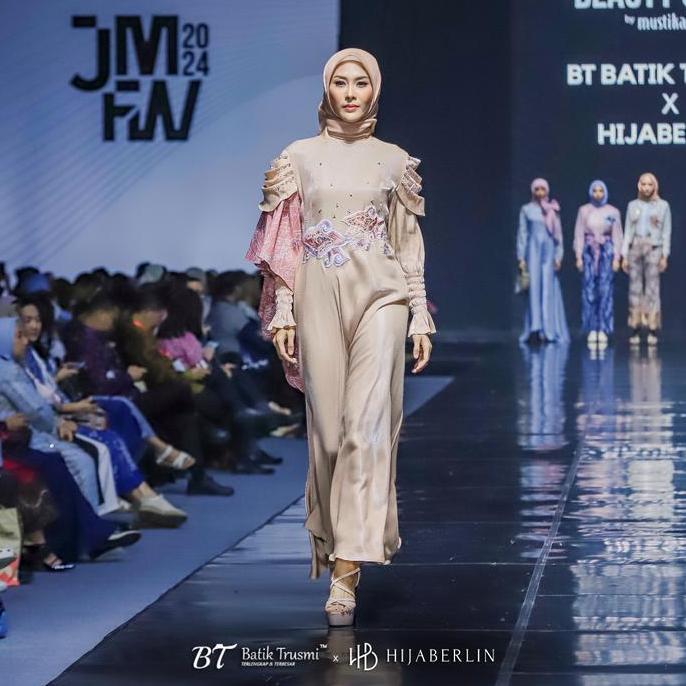 HIJABERLIN X BT BATIK TRUSMI : SRIKANDI COLLECTION - FATMA DRESS