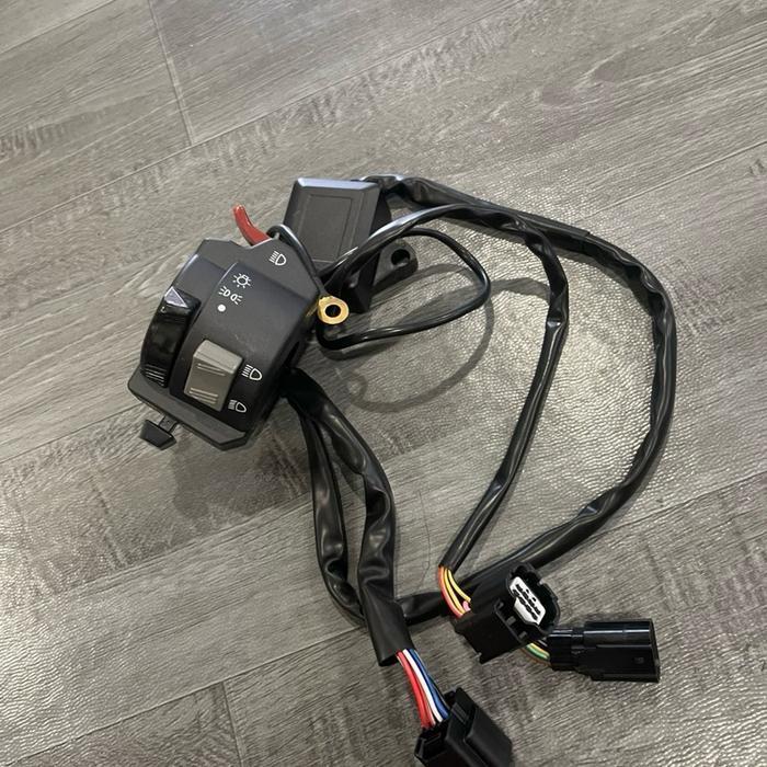 Saklar Holder Kiri Vixion Old Plus Hazard & Piu Piu Pnp Vario 125 Vario 150 Original Dan Terpercaya