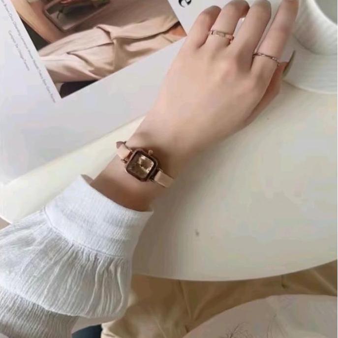 DV74 - Jam Tangan Wanita Kulit Pu Model Segi Empat Analog Tahan Air Elegan Watches