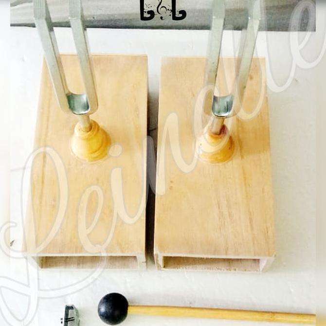 Set of Tuning Fork with Resonance Box Alat Praktikum gelombang suara