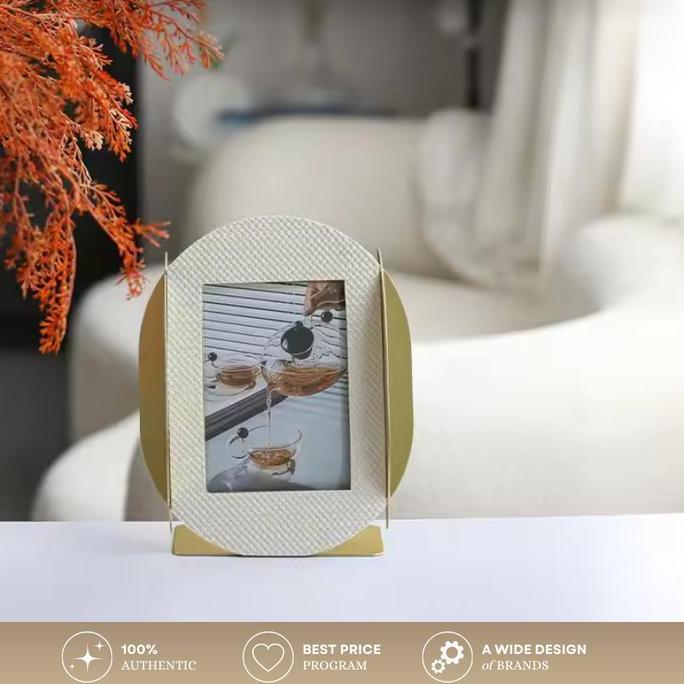 LUSH - Oval Gold Rim Leather Print Picture Frame 4 by 6 inches / Bingkai Foto / Bingkai