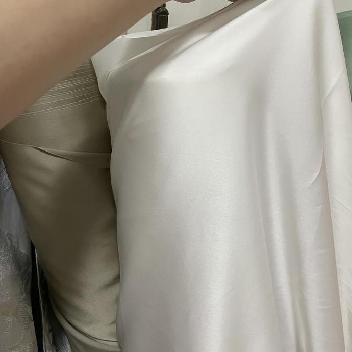 Kain Satin Armany Armaniii Silk Original warna Broken white Putih Tulang