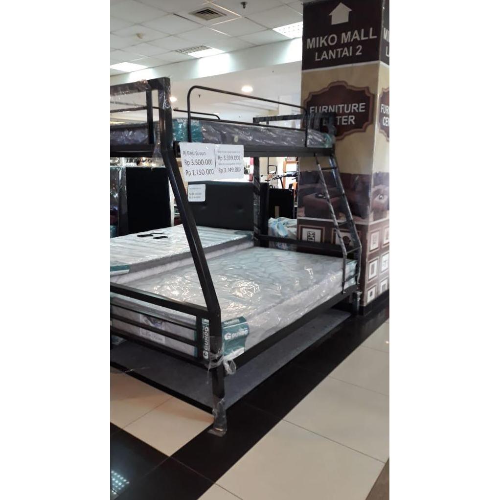 Ranjang susun 160 bawah 120 atas.