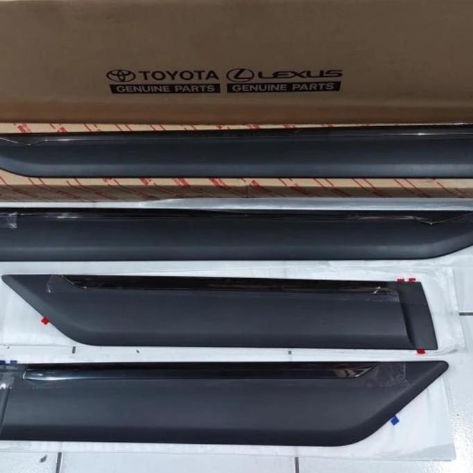 Lis List Side Body Moulding Pintu Innova Venturer Facelift Original