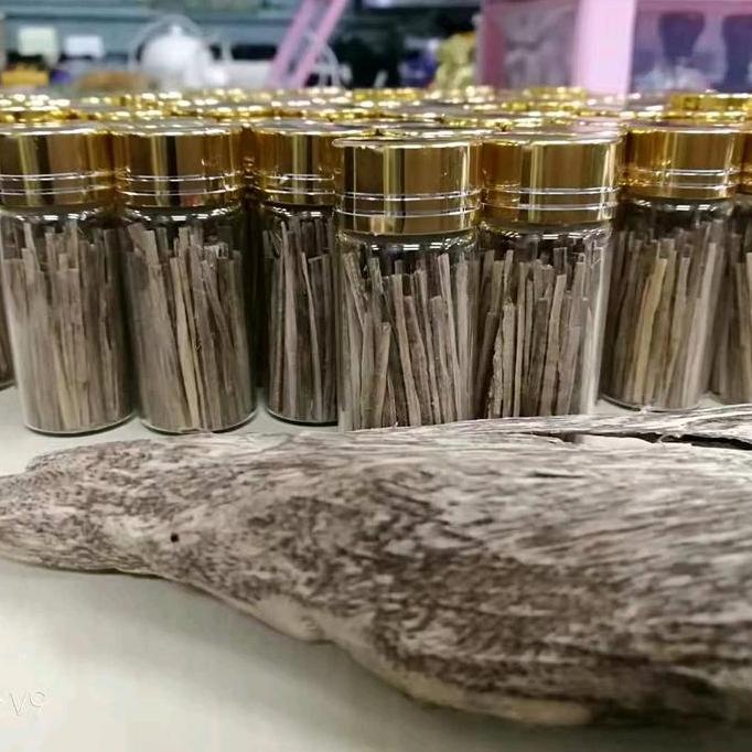 kayu Agarwood gaharu chip  wangi perbotol