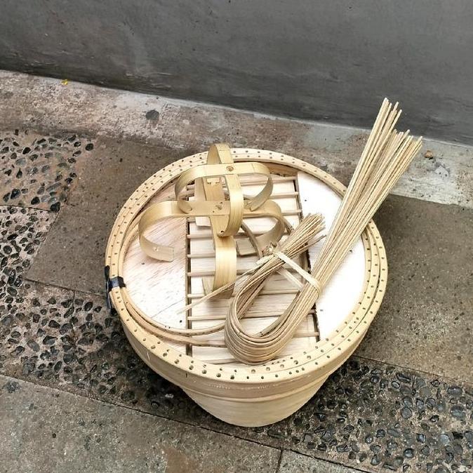 Willofbig- (Ambrukan) Sangkar Burung Pleci Bulat Cungkok (D24) Full Bambu Komplit Siap Rakit