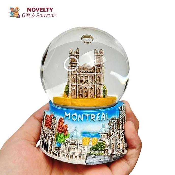 Souvenir pajangan snow globe snow ball Montreal oleh oleh negara Canada