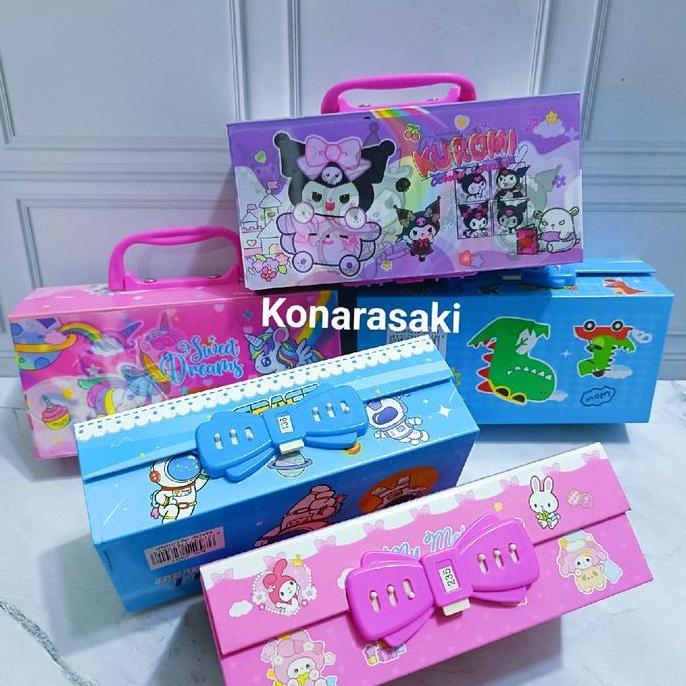 Ssadewaportugal - Kotak Pensil 3D Hologram / Tempat Pensil 3 Tingkat Gambar Cewek Cowok