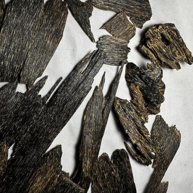 Kayu gaharu asli triple super king 100 gram - pontianak Kalimantan oud