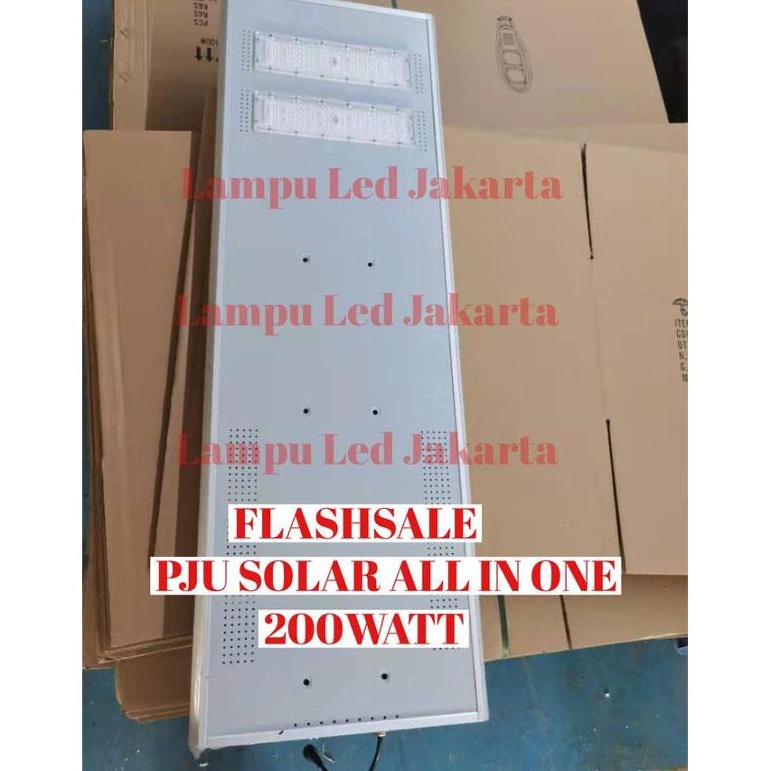 Pju solar all in one 200watt. Lampu PJU solar komplit 200w all in one. original