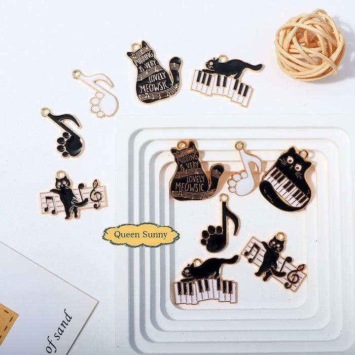 (Diskon) 1Pc Charm Enamel Musik Kucing Lucu & Not Balok Melodi Kunci G Liontin Bandul Korea Pendant 