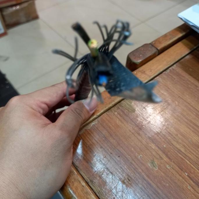 KABEL NYRGBY 3X1,5MM (MERK 4BESAR)