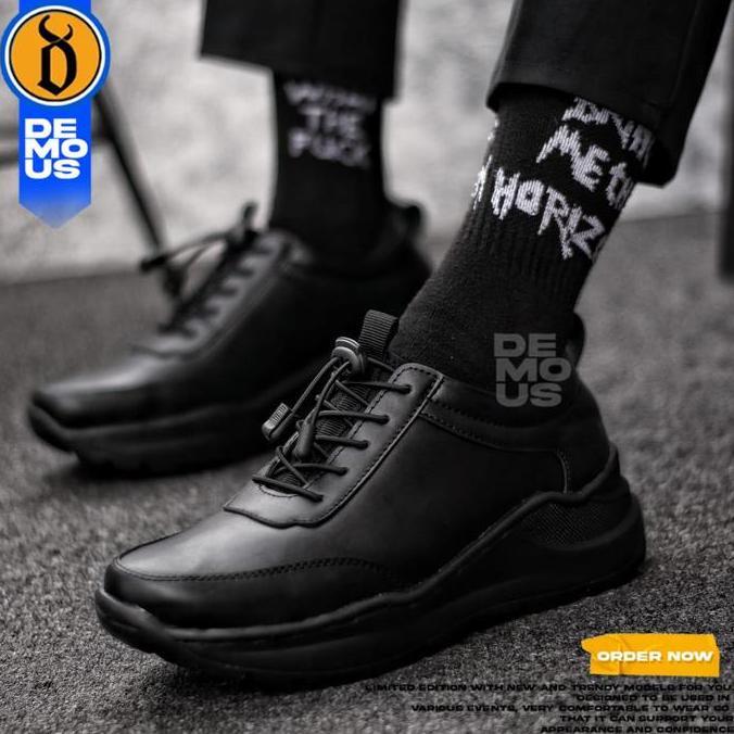 SALE DEMOUS - Sepatu Sneakers Formal Pria Ukuran 39-45 Casual Hitam Kerja Shoes Merah SALE