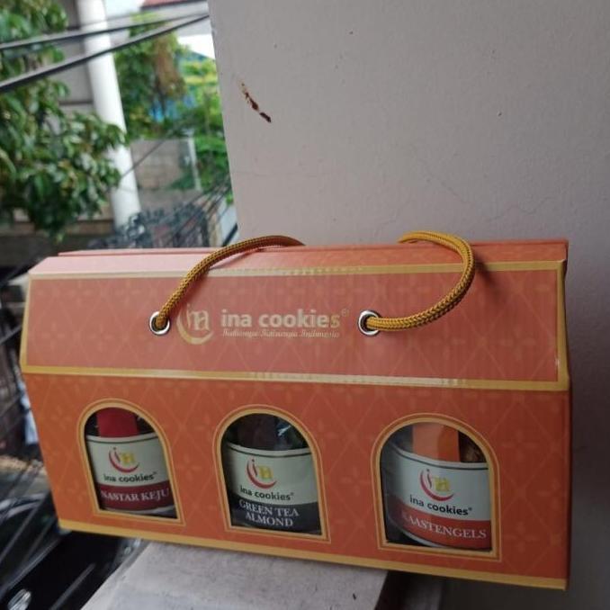 NEW INA COOKIES HAMPERS JAR KACA ISI 3 / PARCEL KUE KERING BOX EXCLUSIVE BEST