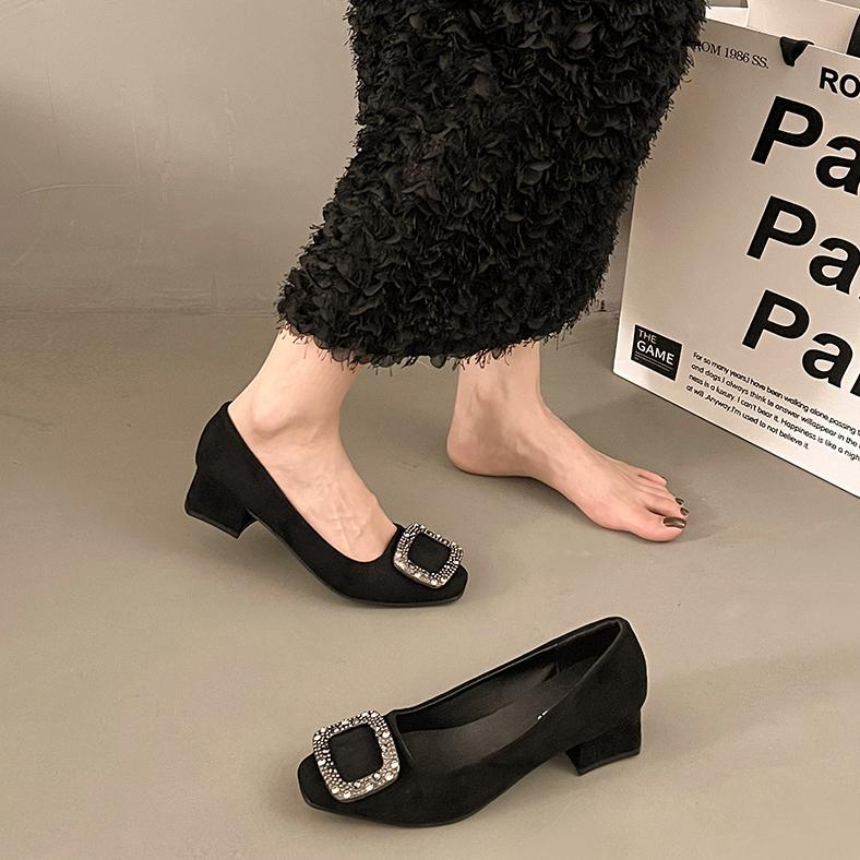 Sepatu Wanita Hak Kotak Tahu Import