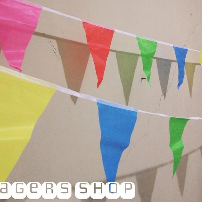 BENDERA WARNA WARNI SEGITIGA