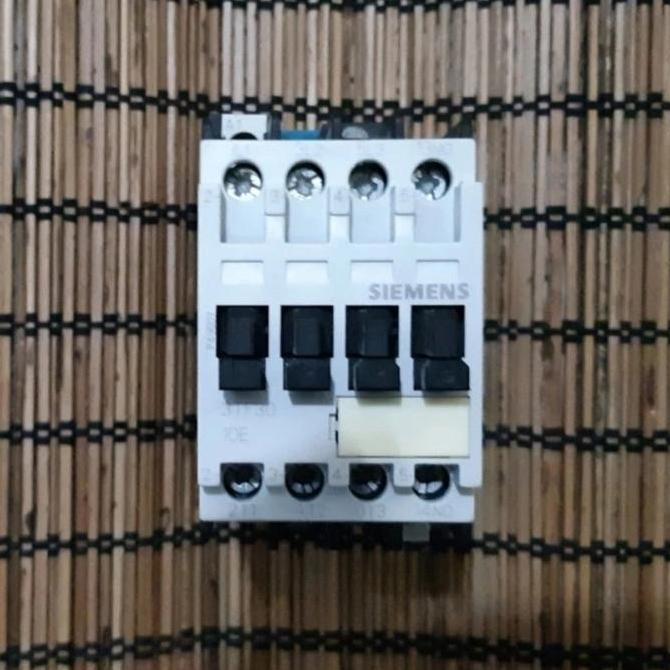 Kontaktor Siemens 3Tf30-10E 4Kw 220V Baru