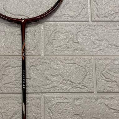 Raket Badminton Apacs Versus 55 Grip 5Ug1 +Senar Kuat 35Lbs Original