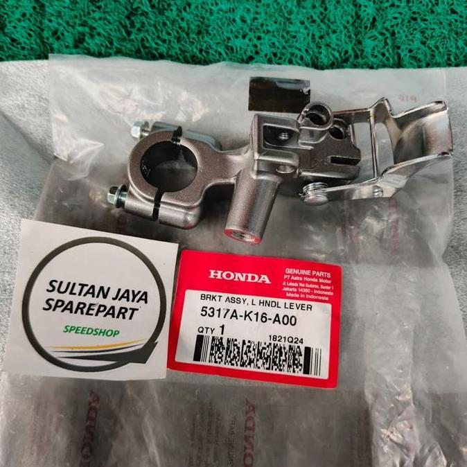 Bracket Assy L Handle Lever Rumah Dudukan Handle Rem Kiri 1 Set Scoopy Fi K16 ORIGINAL AHM 5317A-K16