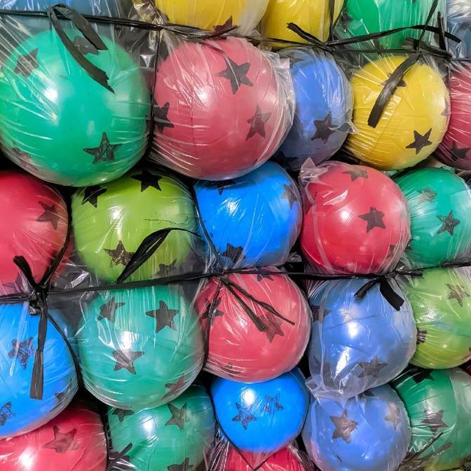 Bola Plastik Besar Dan Berwarna Promo  Bola Kaki Mainan Harga 1 Pc Perbiji