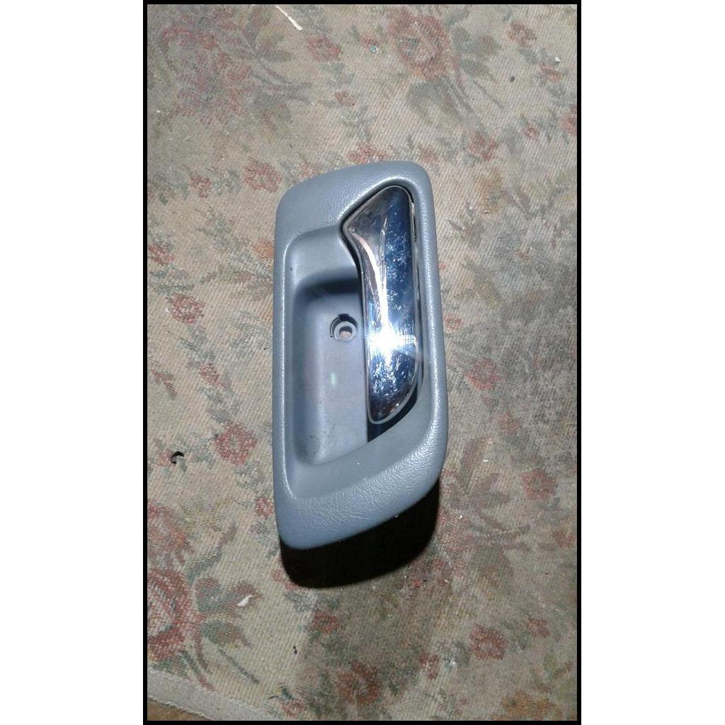 DISKON HANDLE DALAM KANAN BELAKANG RR HONDA ACCORD 2000 S84 ORIGINAL