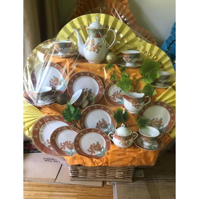 Parcel Lebaran isi Makanan Minuman dan Perlengkapan Rumah