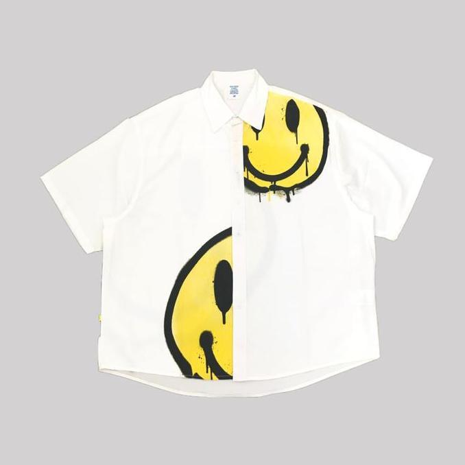 Smile Shirt - Kemeja Pria Oversize Streetwear Gaya Korea Casual