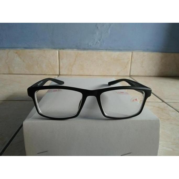 DV140 - kacamata minus FH125