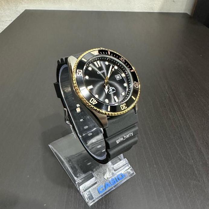 Casio Diver Marlin Duro MDV 106G-1A