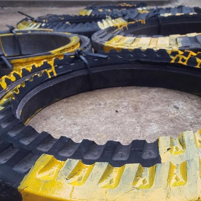 ** Polisi Tidur Ban Truck Fuso ~ Tanggul Jalan ~ Speed Bump ~Lapis Pembatas Loading Dock~ Dari Ban T