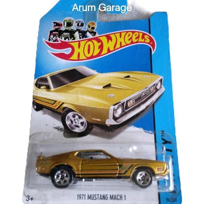 Hot Wheels 1971 Mustang Mach 1. Card HW City Mustang 50th Series Tahun 2013. Warna Gold.