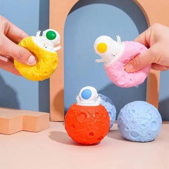 PASTEL ASTRONOUT IN THE MOON POP UP SQUEEZE TOY fidget planet stress