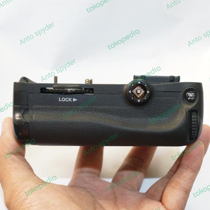 Batre Grip Nikon D7000 Original Copotan Ori