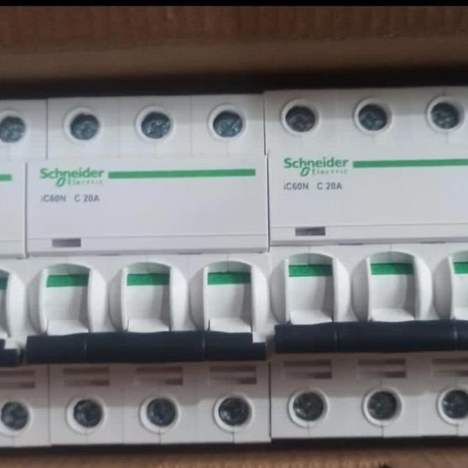 Terjangkau Mcb Circuit Breaker 3Pole 3Phase Ic60N 20A 3 Pole 3 Phase 6Ka 20A Ic60N 3P 20A