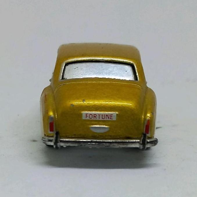 matchbox world class rolls royce silver cloud ban karet loose diecast (s)