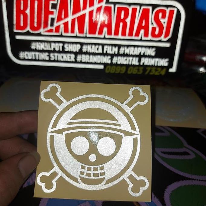 Sticker One Piece logo Anime Kartun Jepang Helm/Motor/Mobil cutting