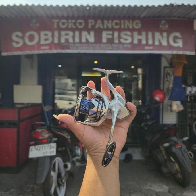 REEL SHIMANO STRADIC C3000XG FM POWER HANDLE