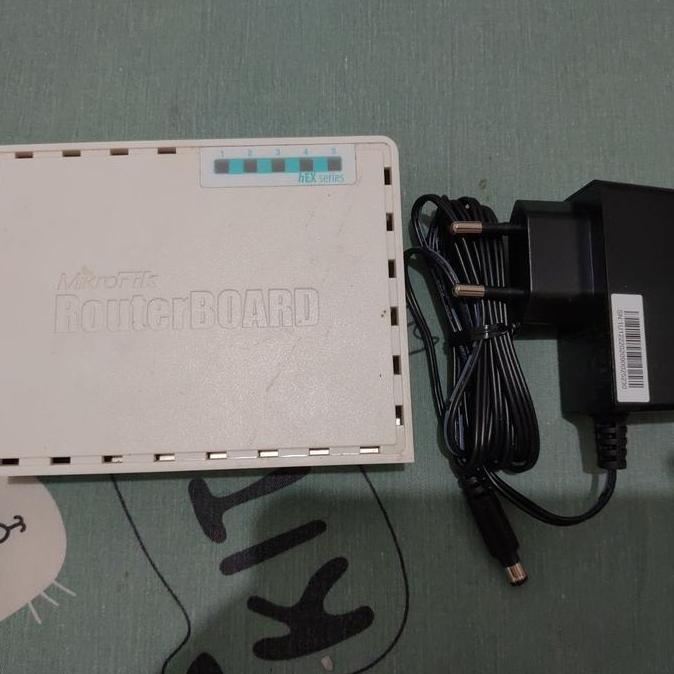 MIKROTIK RB750GR3/RB 750GR3 GIGABIT HEX voucher/hotspot