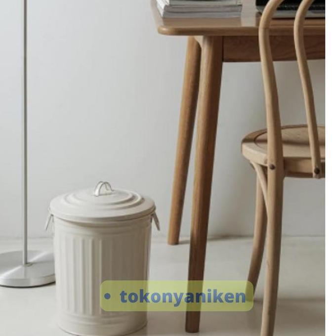 Tempat sampah / tong sampah / Tempat sampah tertutup