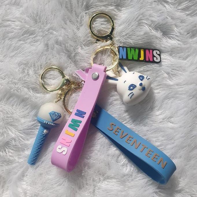 [READY STOCK] NEW JEANS LIGHTSTICK KEYRING / SEVENTEEN LIGHTSTICK KEYRING AGR